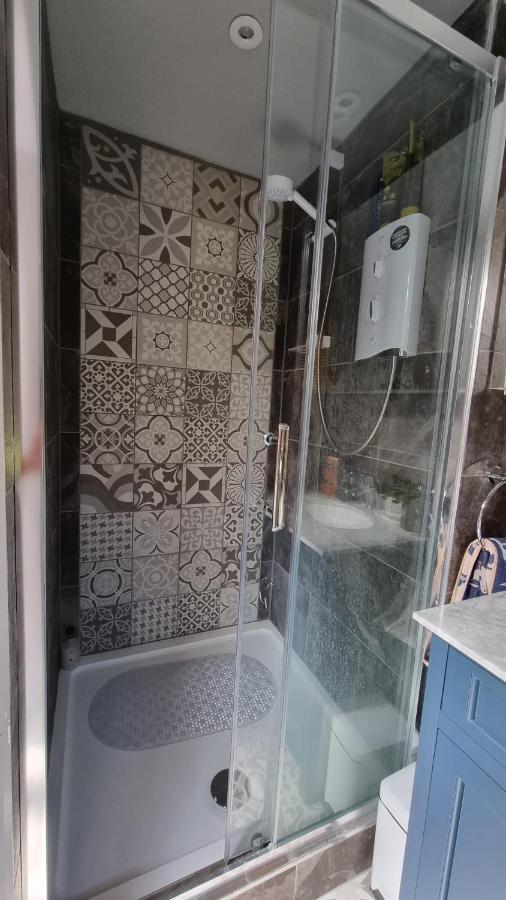 Bed and Breakfast Glebe House, Private Entrance, Free Parking On Drive, Self Check In, Netflix à Ashford  Extérieur photo