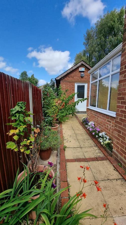 Bed and Breakfast Glebe House, Private Entrance, Free Parking On Drive, Self Check In, Netflix à Ashford  Extérieur photo
